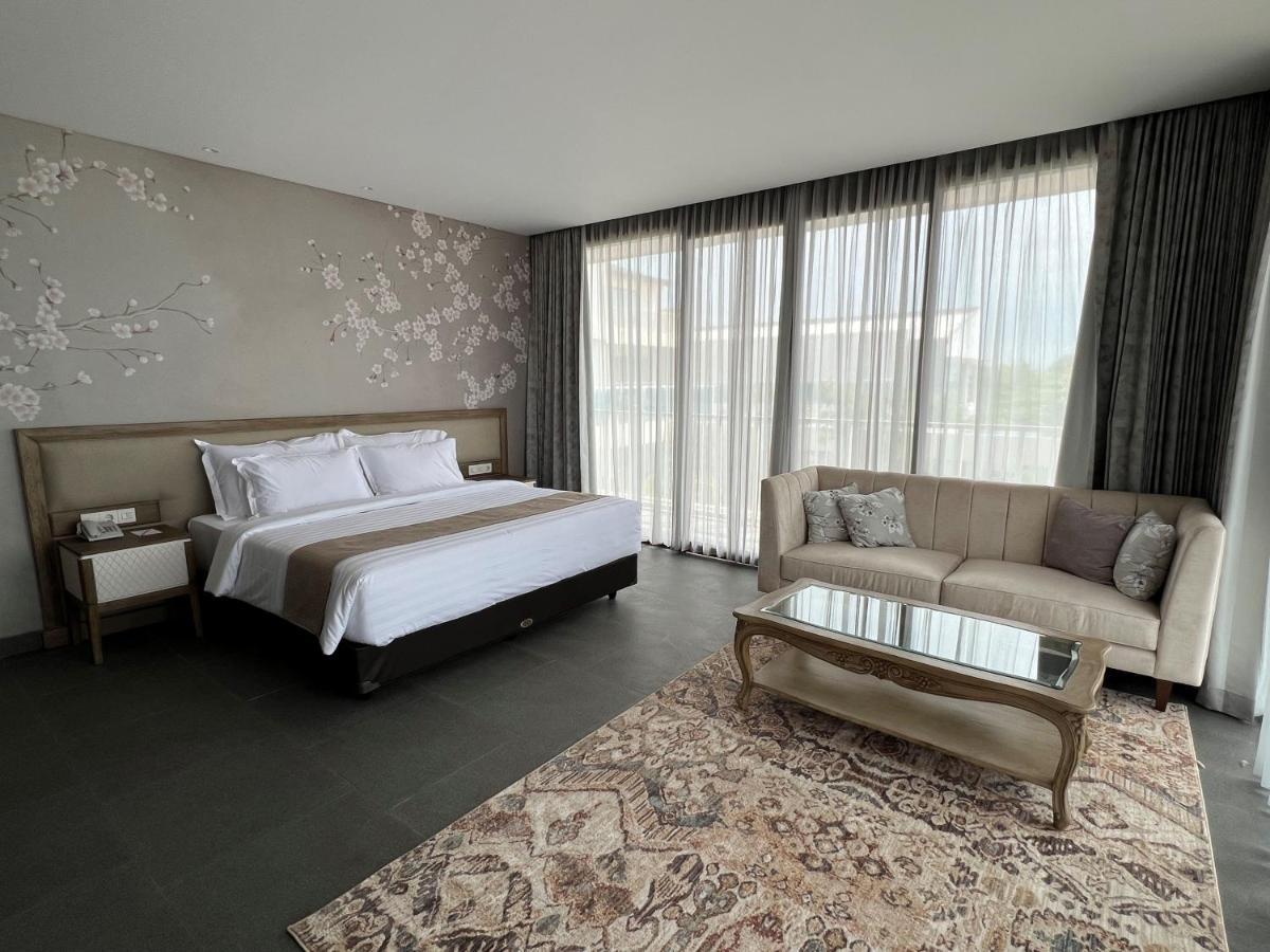 Tabebuya Resto & Resort Kesembu Luaran gambar