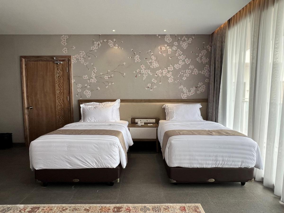 Tabebuya Resto & Resort Kesembu Luaran gambar